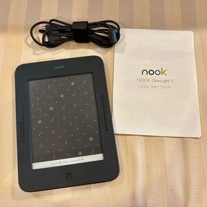 Barnes & Noble Nook GlowLight 3 e-Reader 8GB Model BNRV520